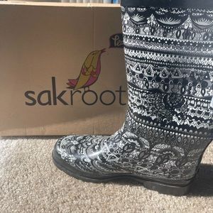 Sakroots Rainboots  Women’s Size 10